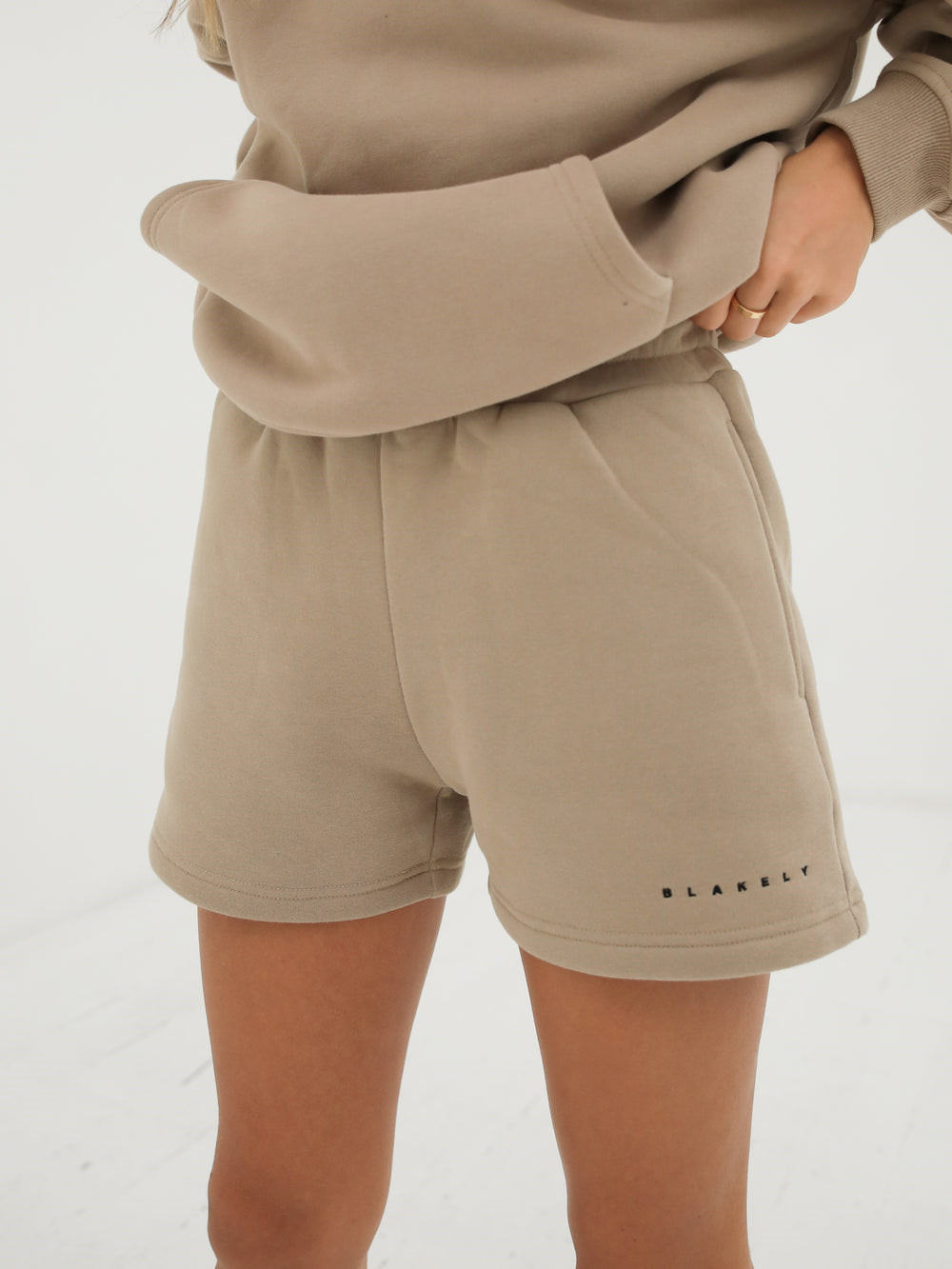 Blakely Isabel Jogger Shorts Tan | MGTRPHD-86