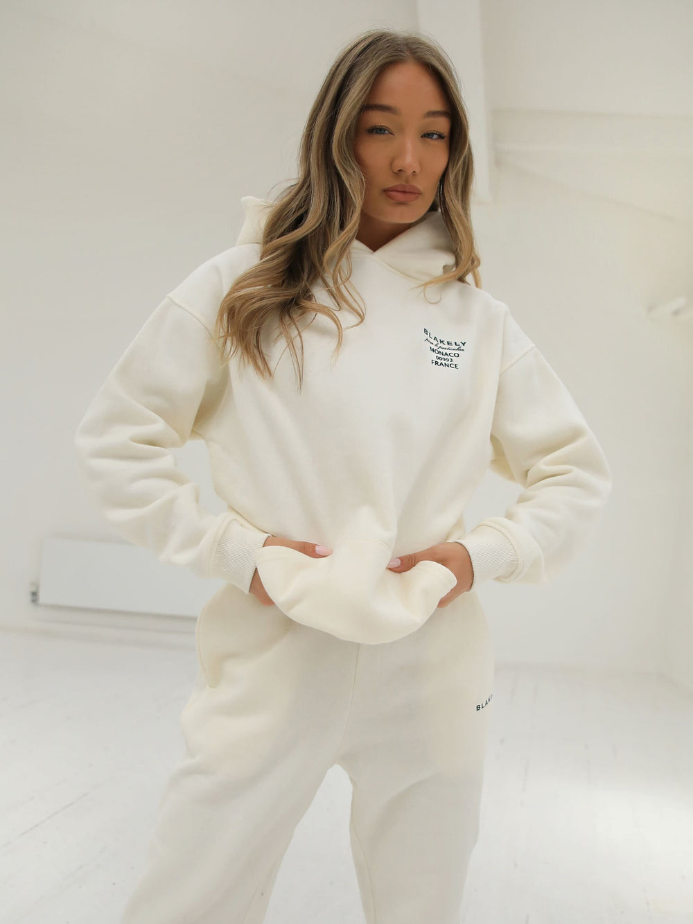 Blakely Monaco Women's Relaxed Hoodie Ivory | EVLBQJN-34