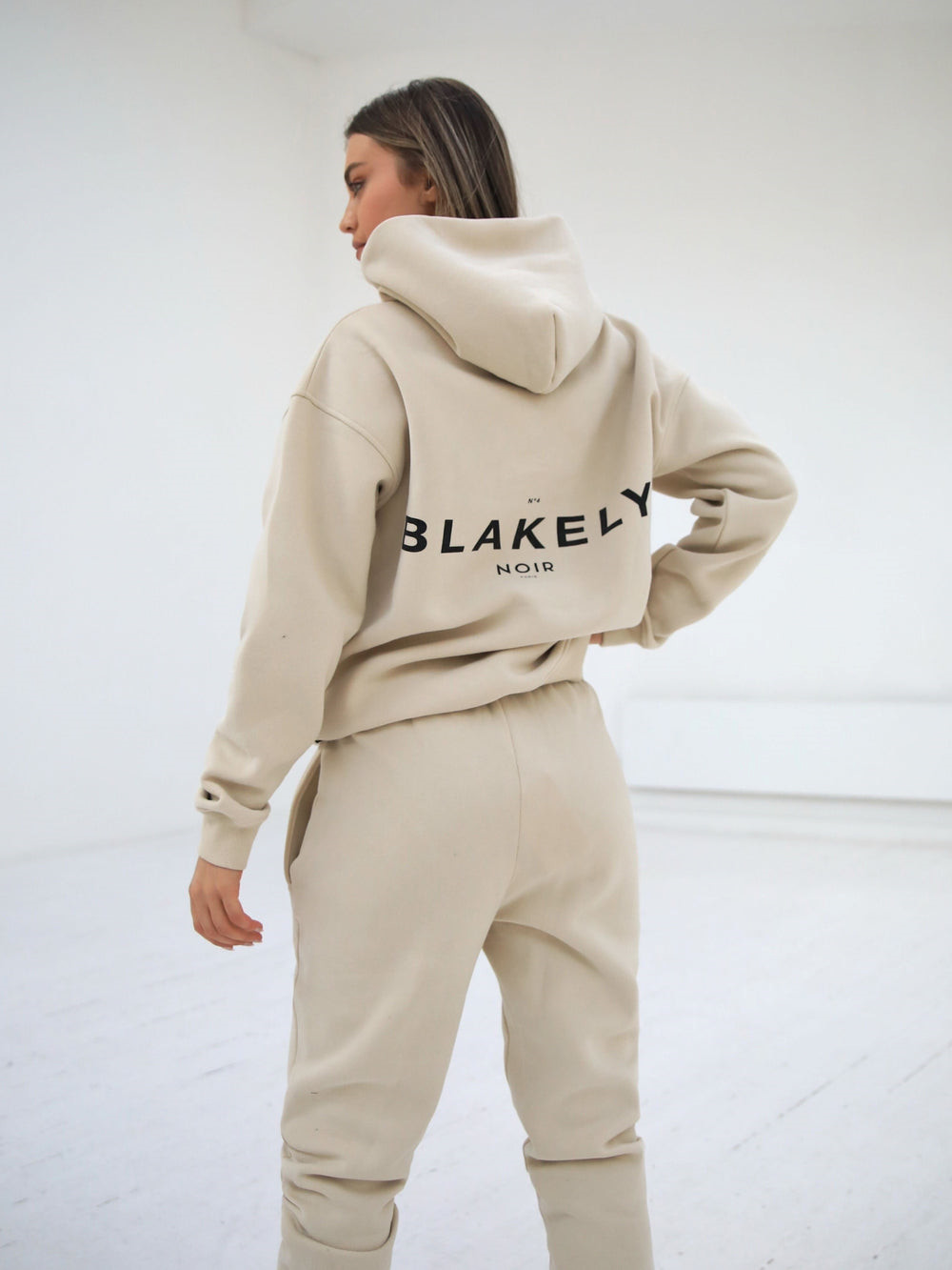 Blakely Noir II Women\'s Relaxed Hoodie Beige | UGPZXVY-32