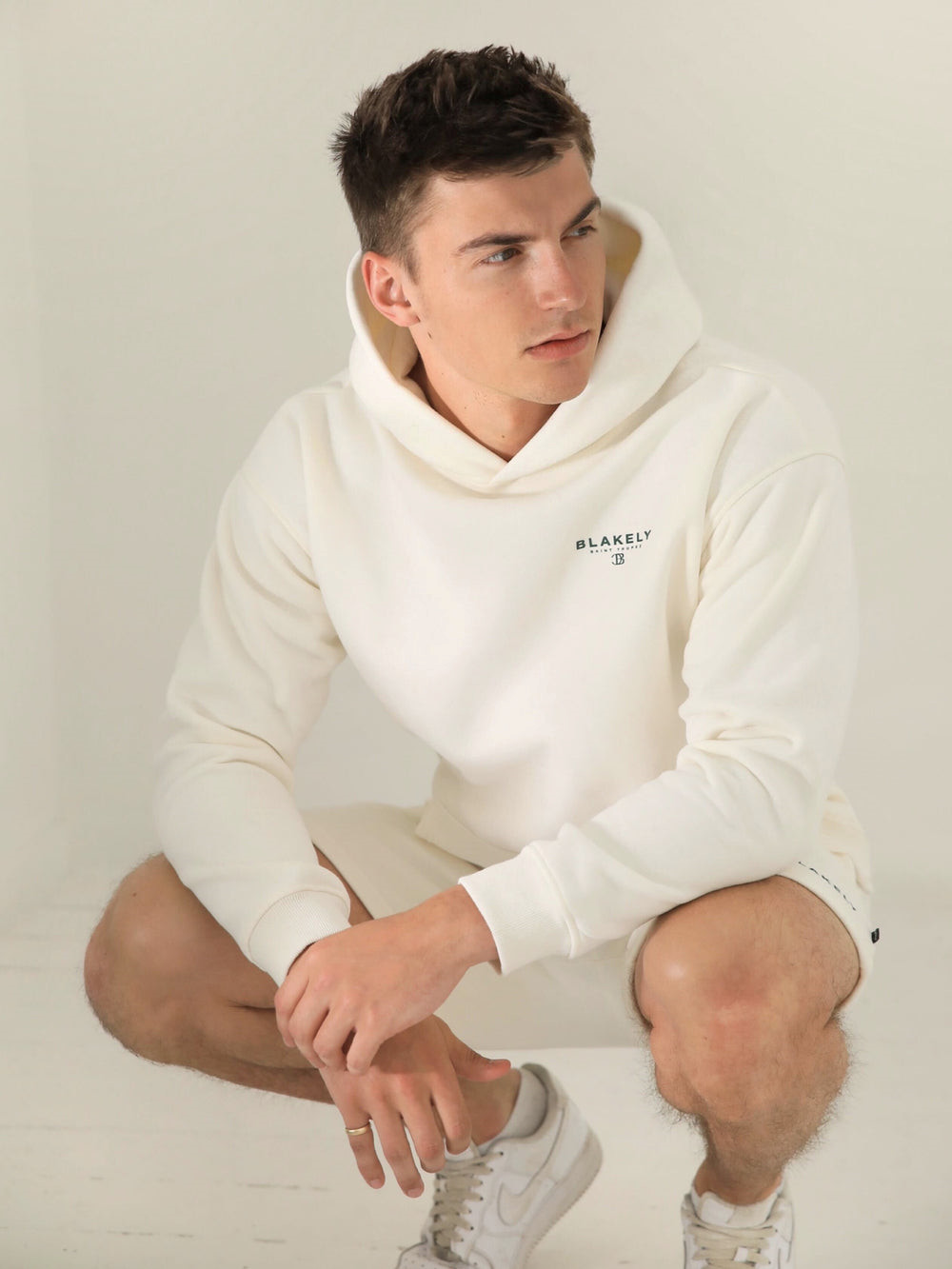 Blakely Riviera Initial Relaxed Hoodie Ivory | VCPOUBD-35
