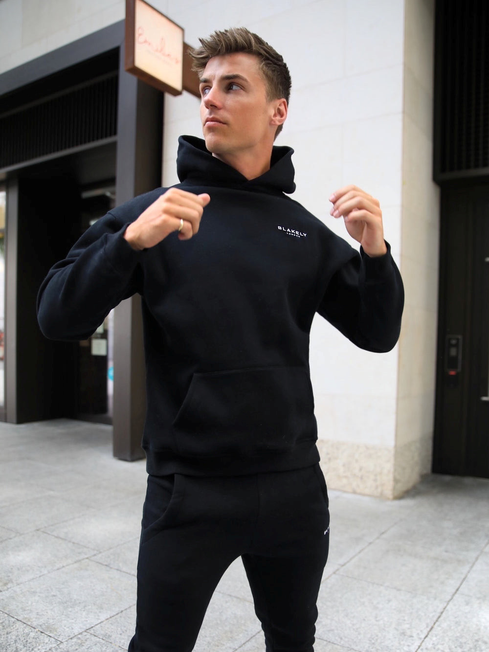 Blakely Universal Relaxed Hoodie Schwarz | UHGFSJY-81