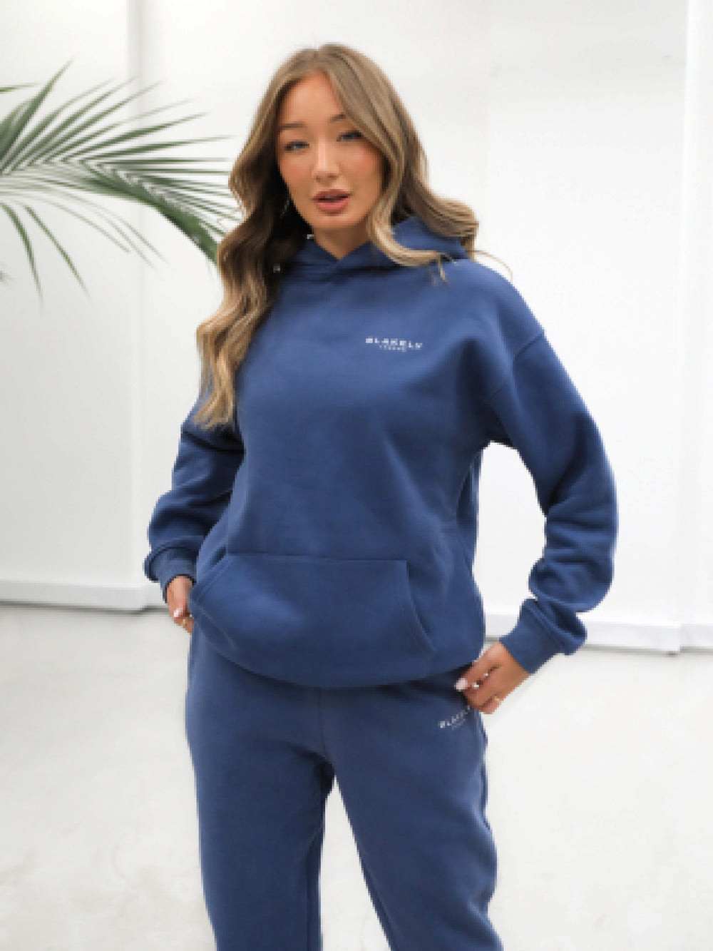 Blakely Universal Women's Relaxed Hoodie Blau | JODATNQ-08