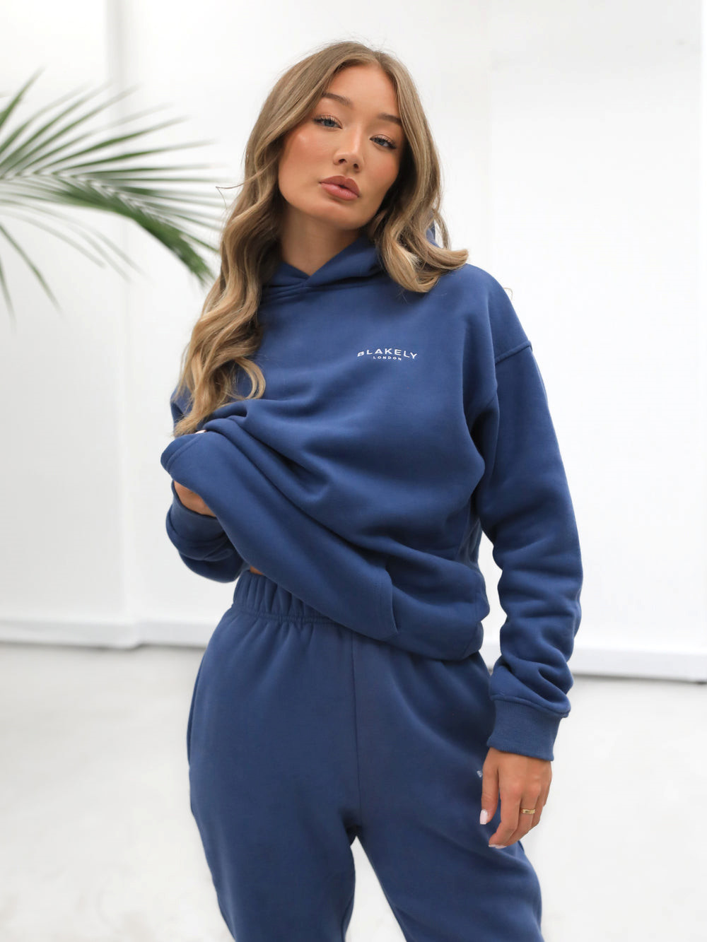 Blakely Universal Women\'s Relaxed Hoodie Blau | JODATNQ-08